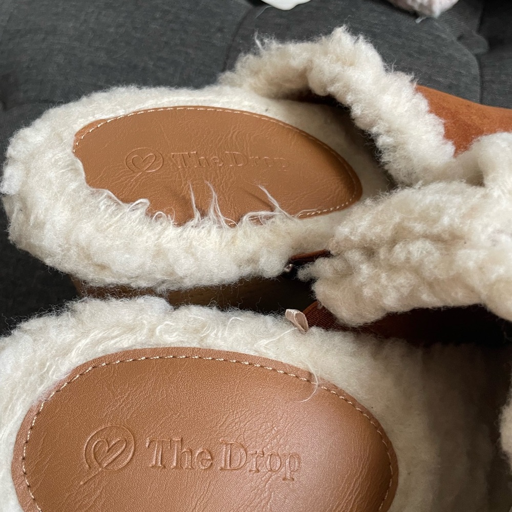 Cozy Shearling-Lined Tan Clogs - image 5